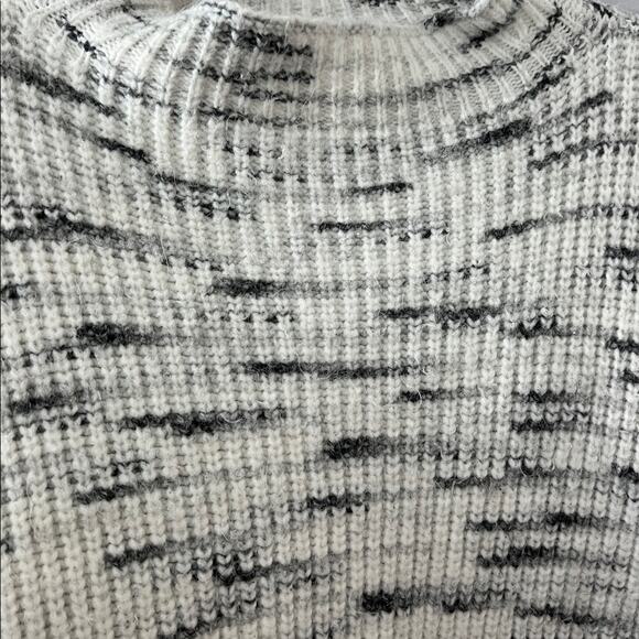 $258 VARLEY Belgrave Sweater dramatic puffy sleeves plush soft statement M - Picture 7 of 15